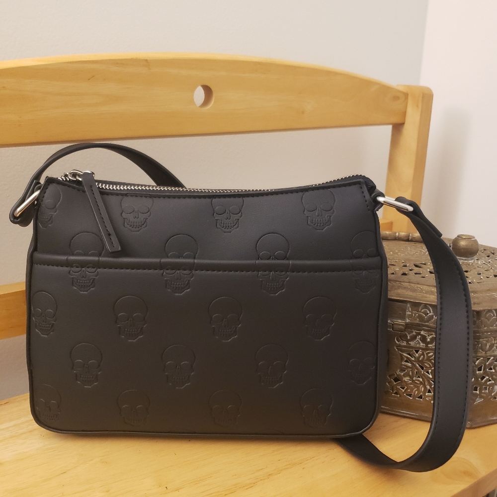 Simple One Strap Skull Purse